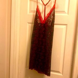 Secret treasures nylon 2X nightgown Red and black